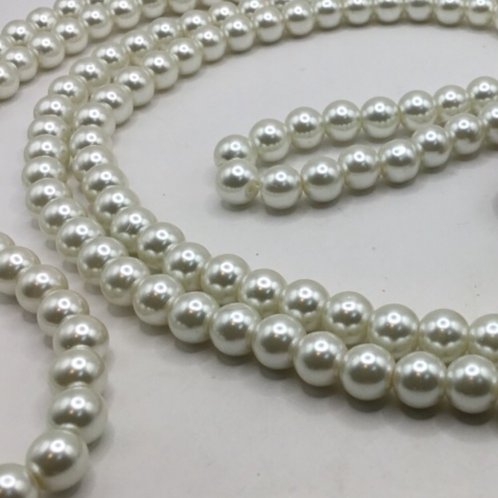 68” Vintage Glass Pearl Necklace 
😍That’s 5 Feet 8 Inches 😍